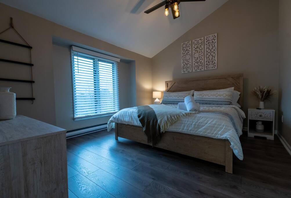 Holiday home Charming Corner Newly Furnished Townhome Lake Harmony