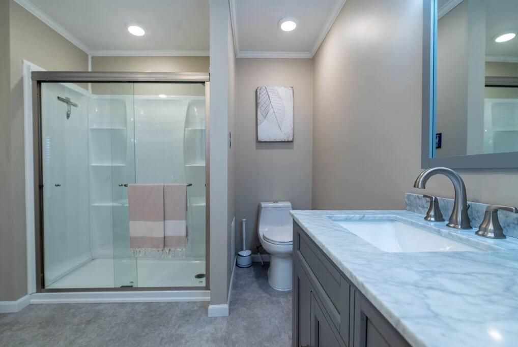 Holiday home Charming Corner Newly Furnished Townhome Lake Harmony