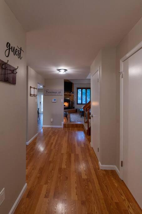 Charming Corner Newly Furnished Townhome * Lake Harmony