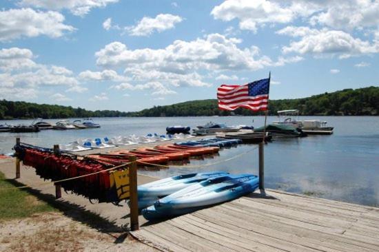 Holiday home Charming Corner Newly Furnished Townhome Lake Harmony
